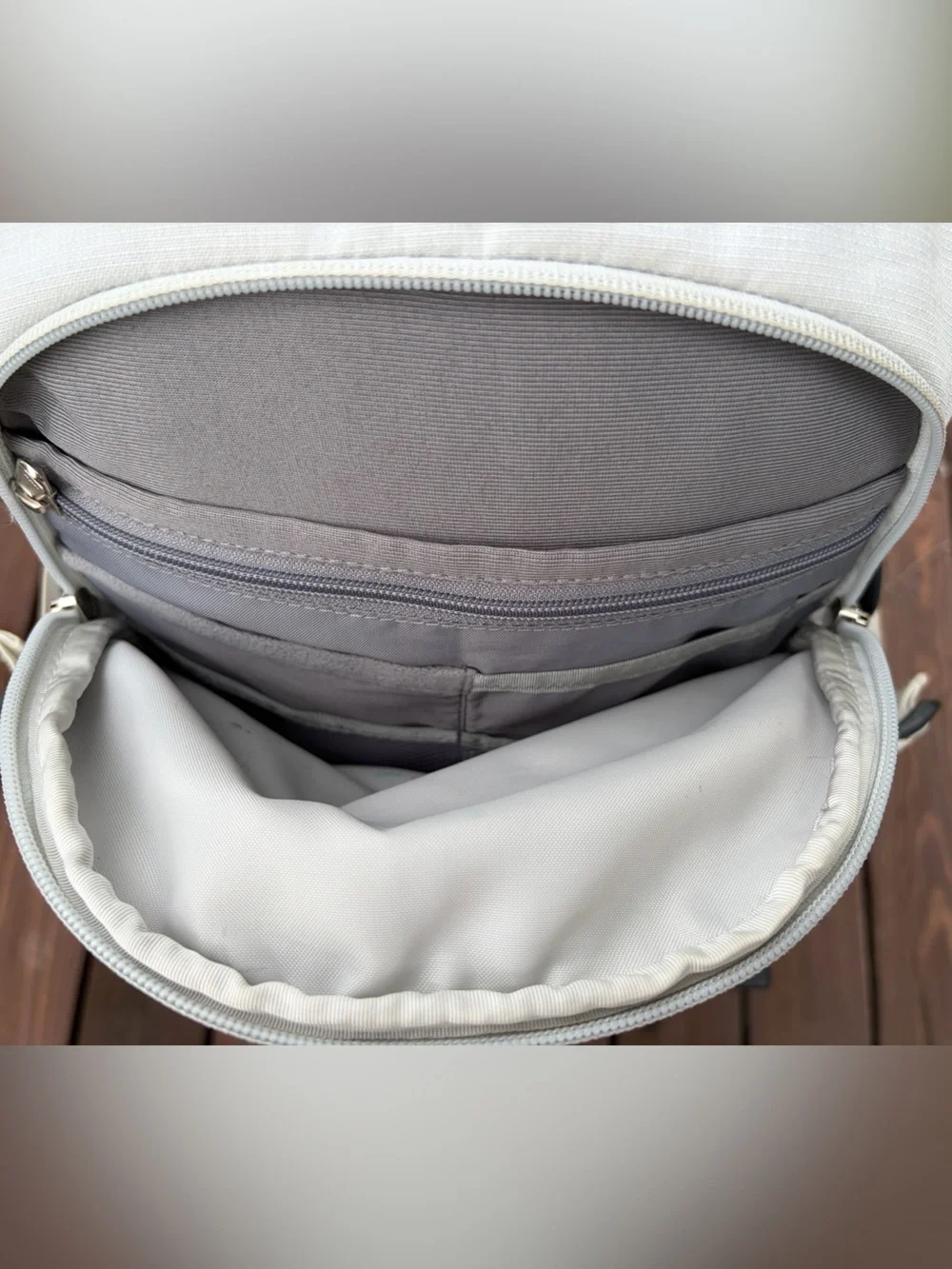 The North Face Light Gray and Black Recon Backpack 30L